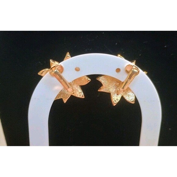 Vintage Avon Red Glitter Enamel Poinsettia Clip on Earrings Christmas 1980s - Picture 2 of 5
